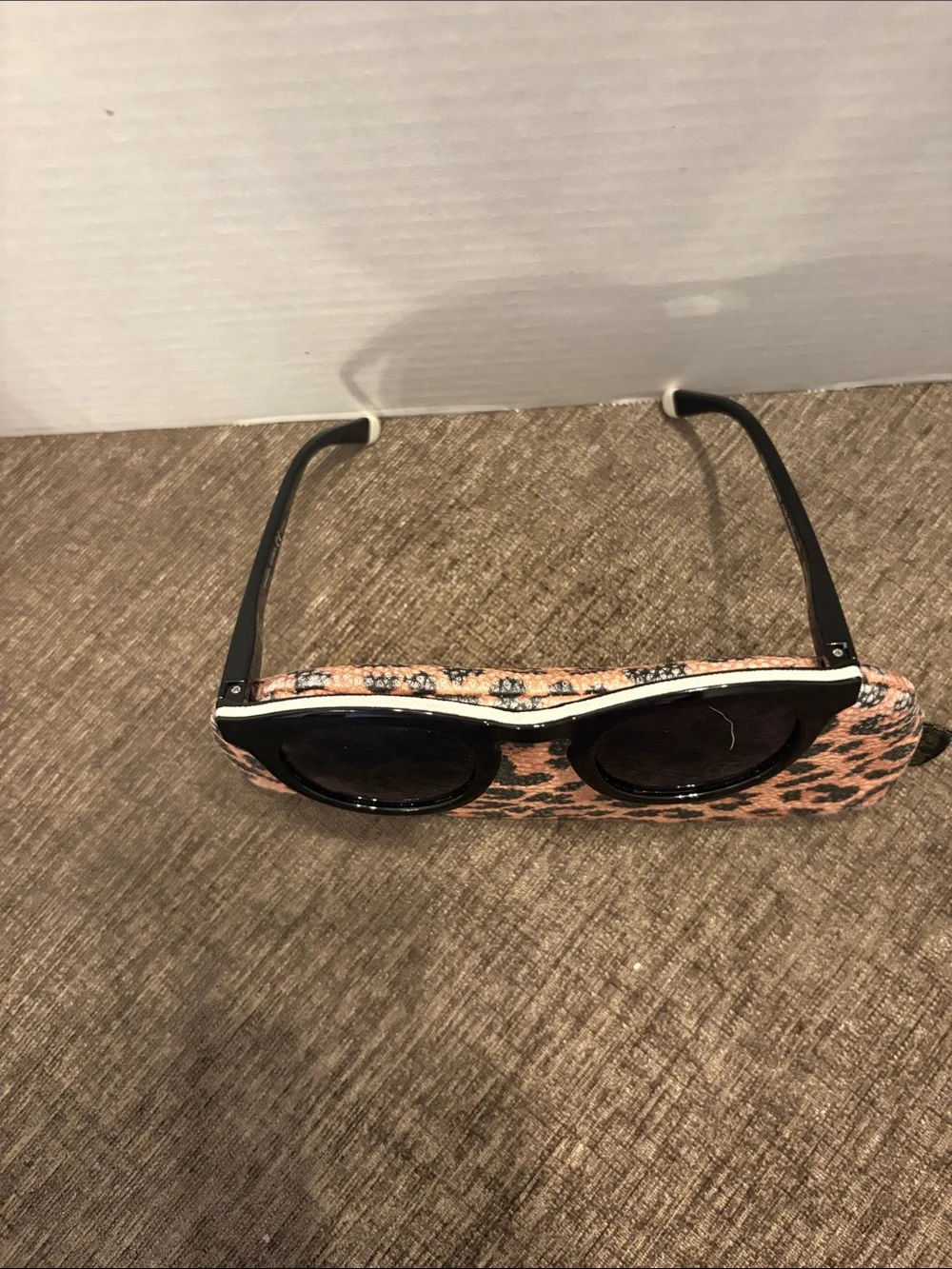 Women’s Black Round Sunglasses with Leopard Print Case